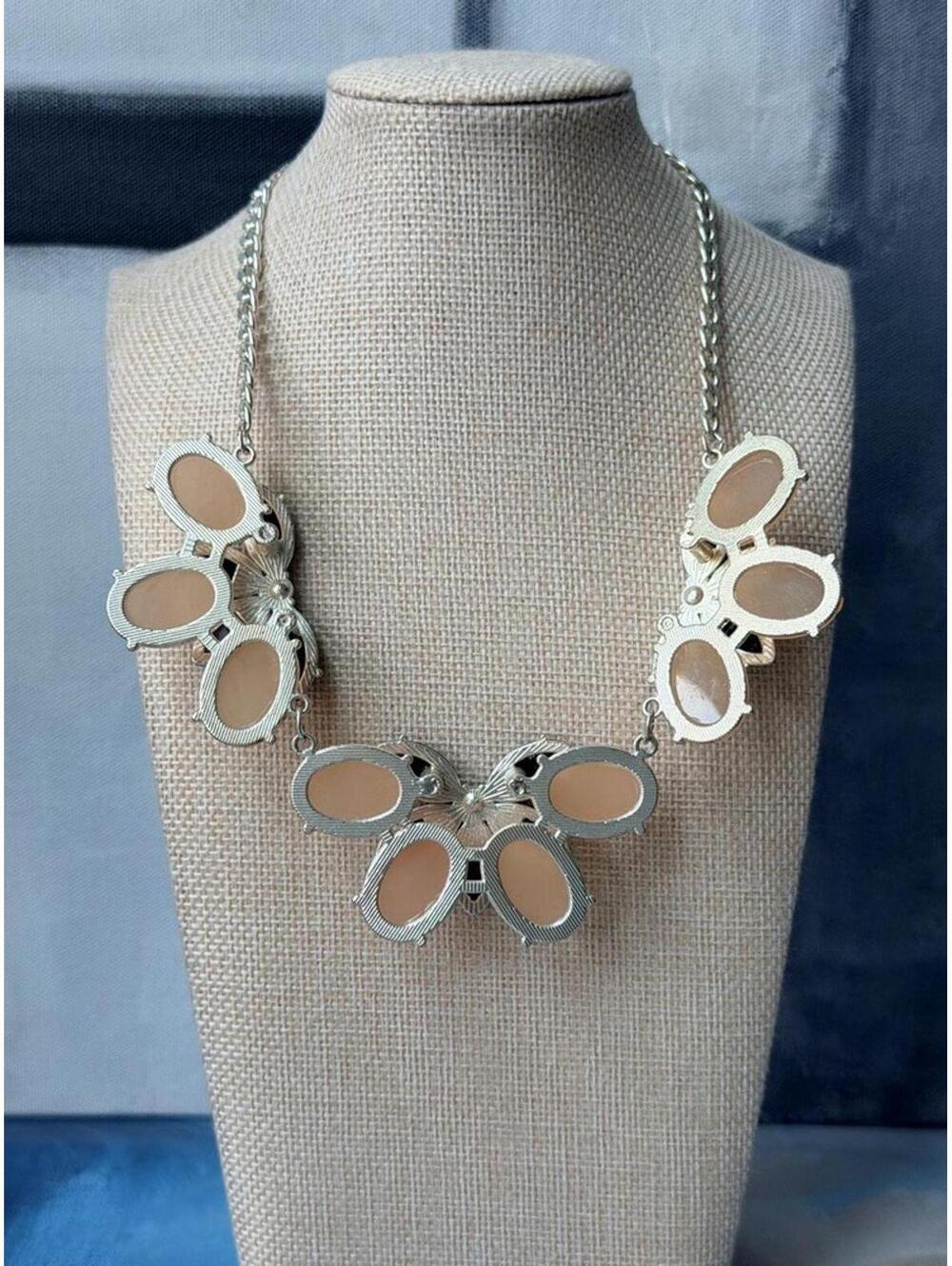 Vintage NY & Co Peach Floral Statement Bib Necklace - Picture 4 of 6